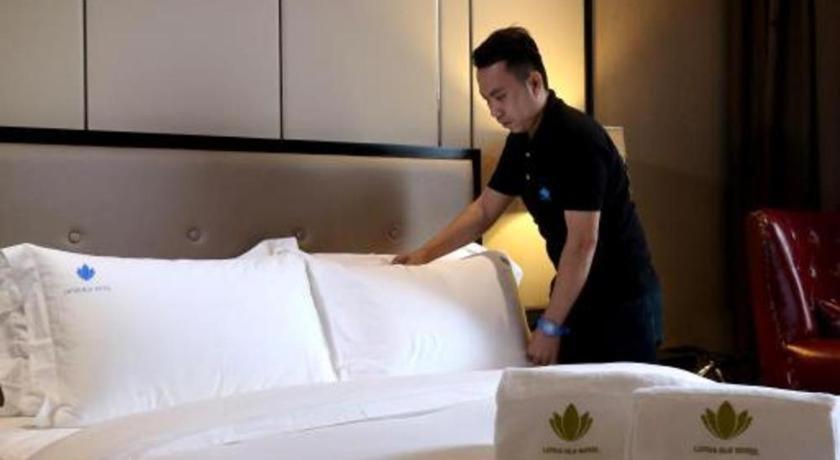 Lotus Blu Hotel Legazpi Extérieur photo