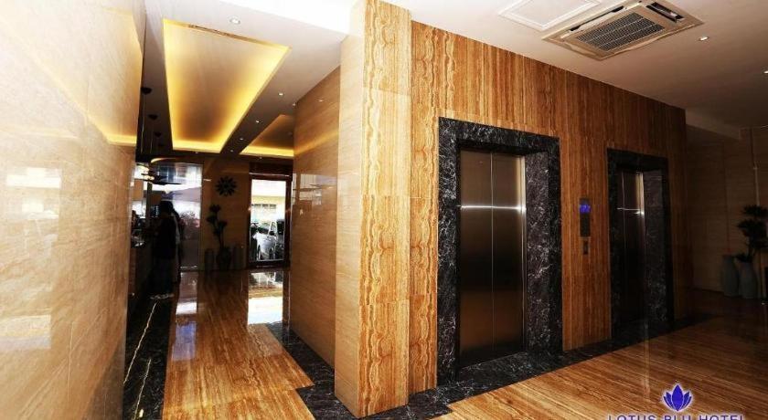 Lotus Blu Hotel Legazpi Extérieur photo