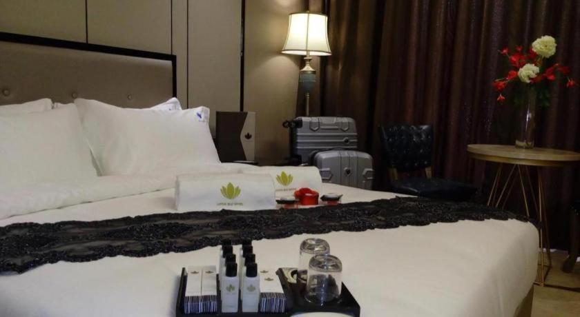 Lotus Blu Hotel Legazpi Extérieur photo