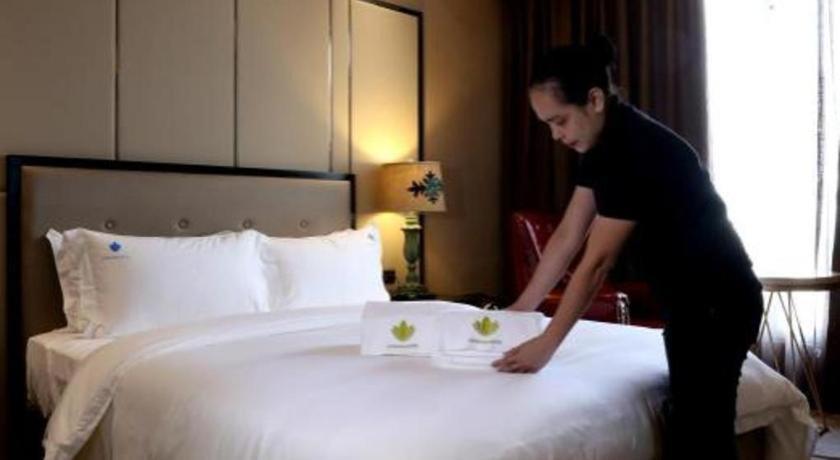 Lotus Blu Hotel Legazpi Extérieur photo