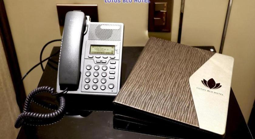 Lotus Blu Hotel Legazpi Extérieur photo