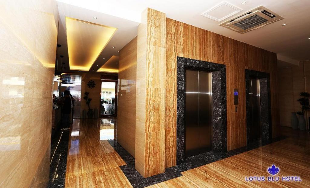 Lotus Blu Hotel Legazpi Extérieur photo